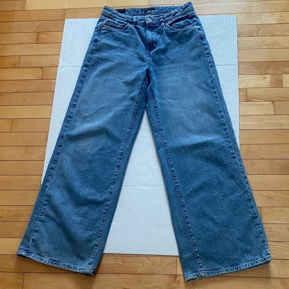 Bluenotes Women's Wide Leg/high waisted  Medium washed DeninJeans SIZE 4
